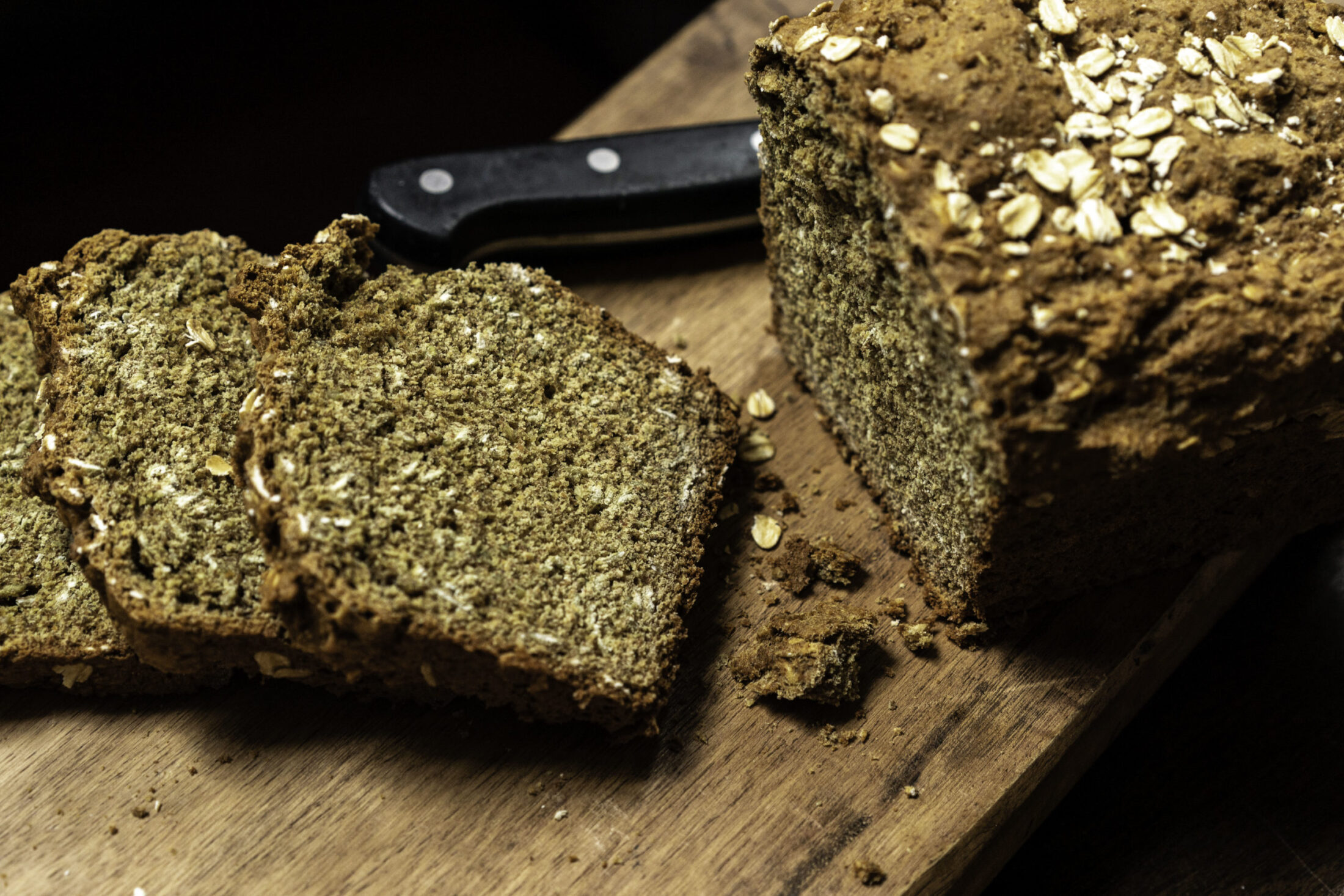 Slices of warm traditional Irish brown soda bread at The Plough and The Stars